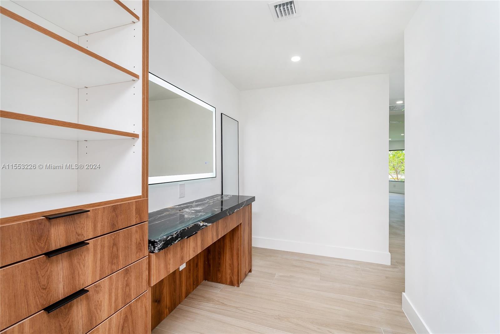 LAKESHORE SEC ONE - Residential