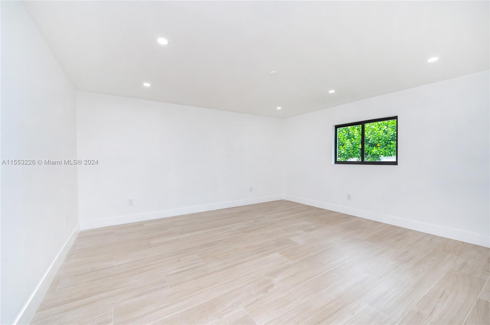 LAKESHORE SEC ONE - Residential