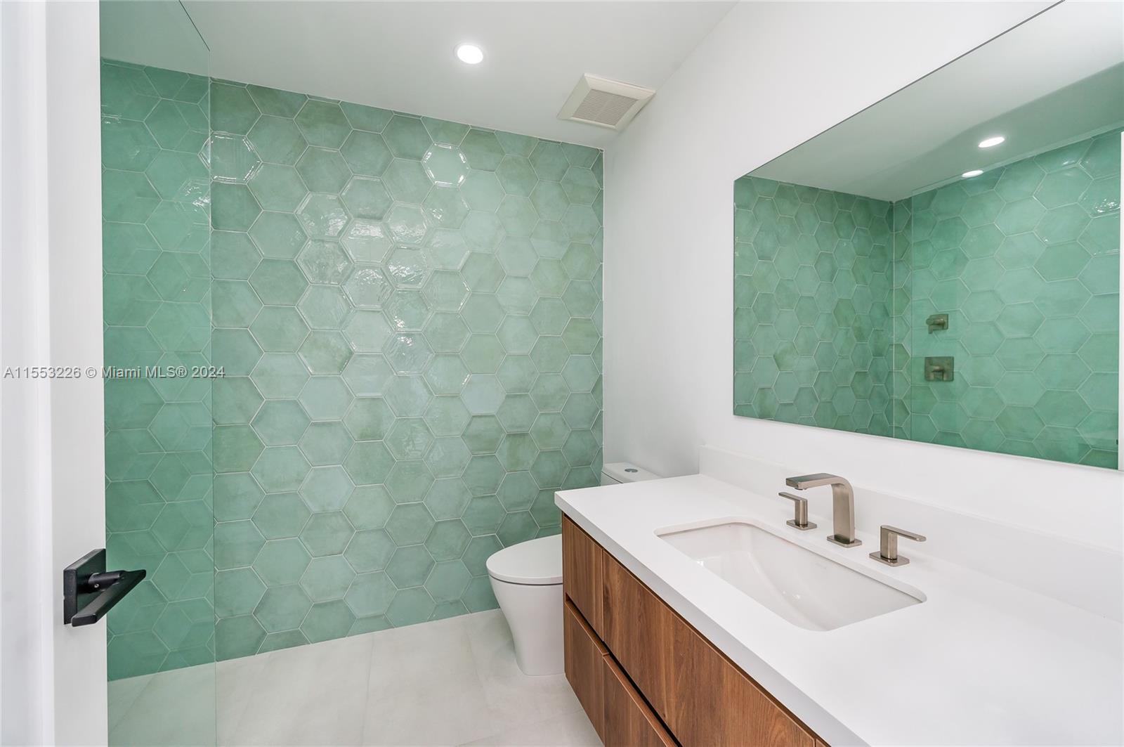 LAKESHORE SEC ONE - Residential