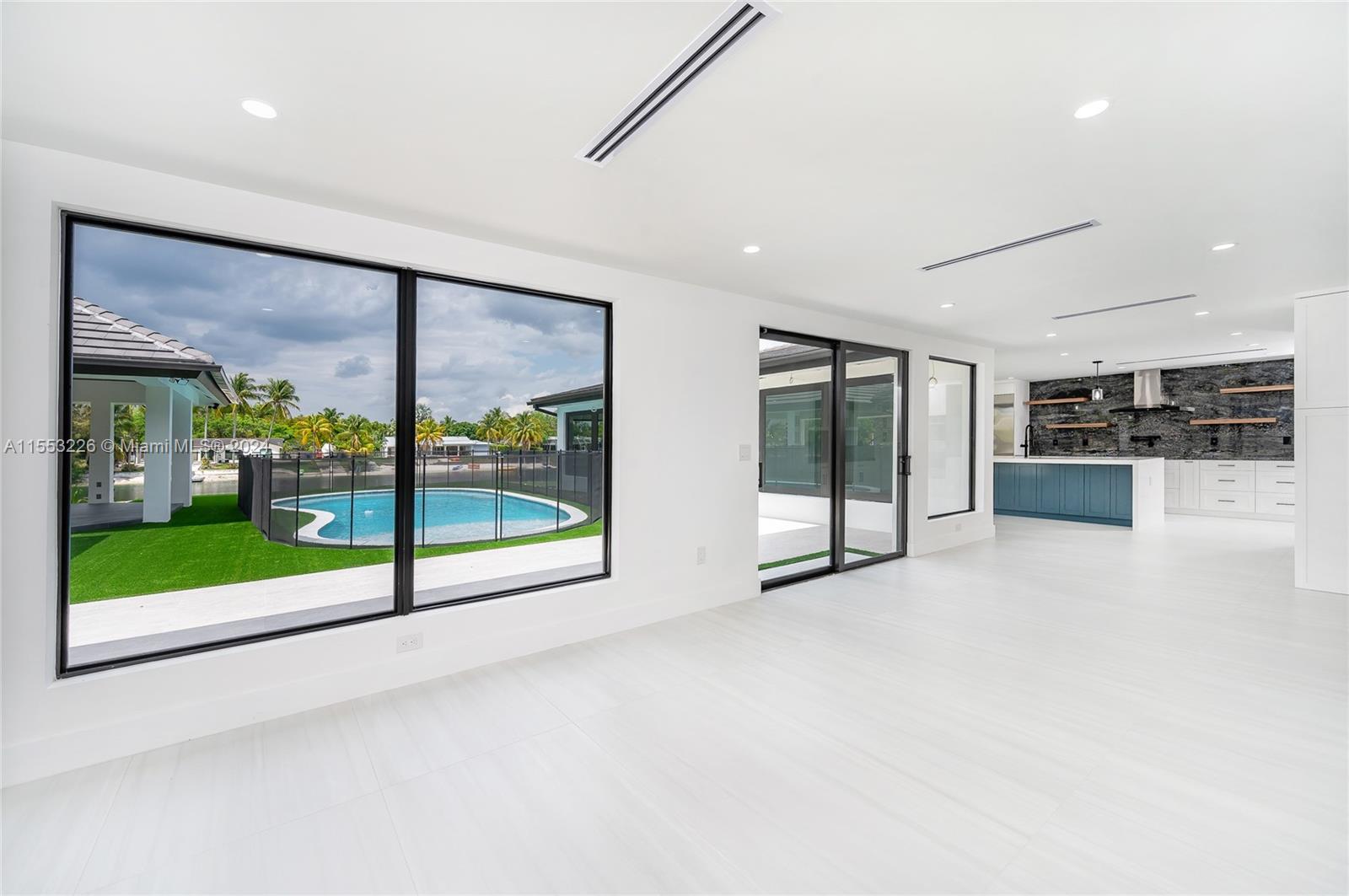 LAKESHORE SEC ONE - Residential