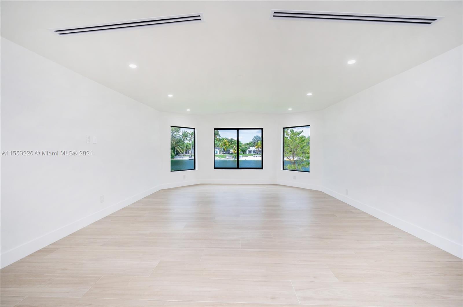 LAKESHORE SEC ONE - Residential