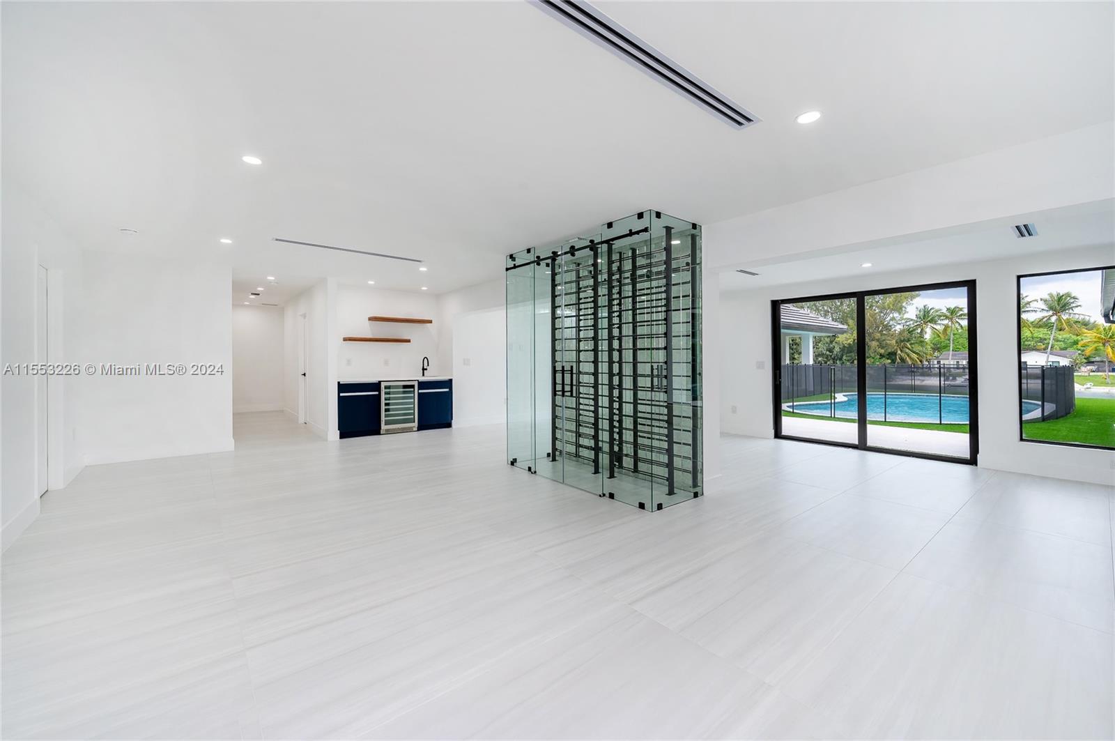 LAKESHORE SEC ONE - Residential