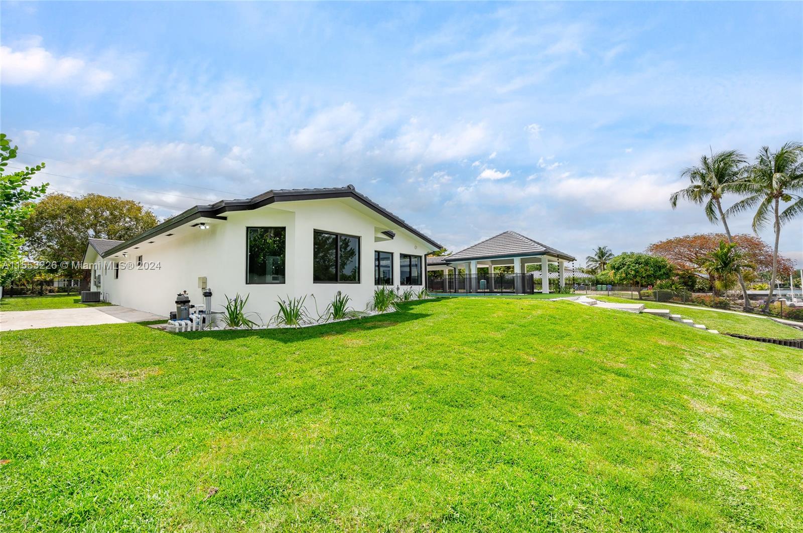 LAKESHORE SEC ONE - Residential