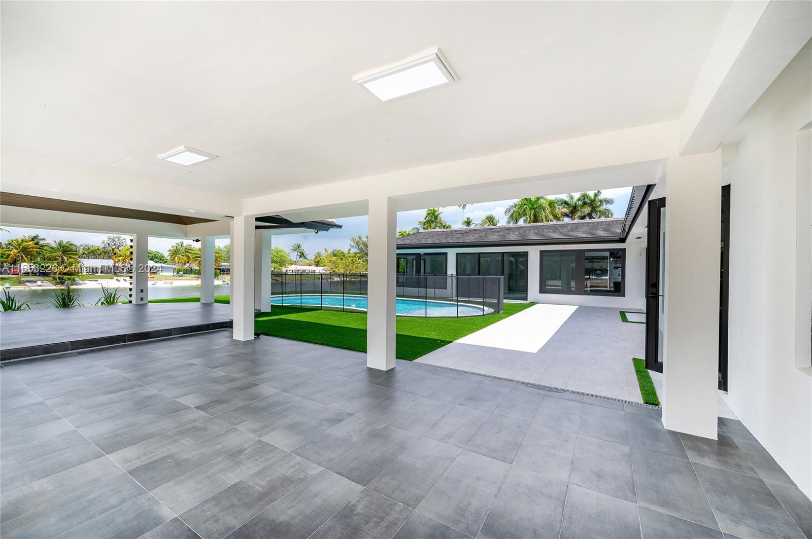 LAKESHORE SEC ONE - Residential