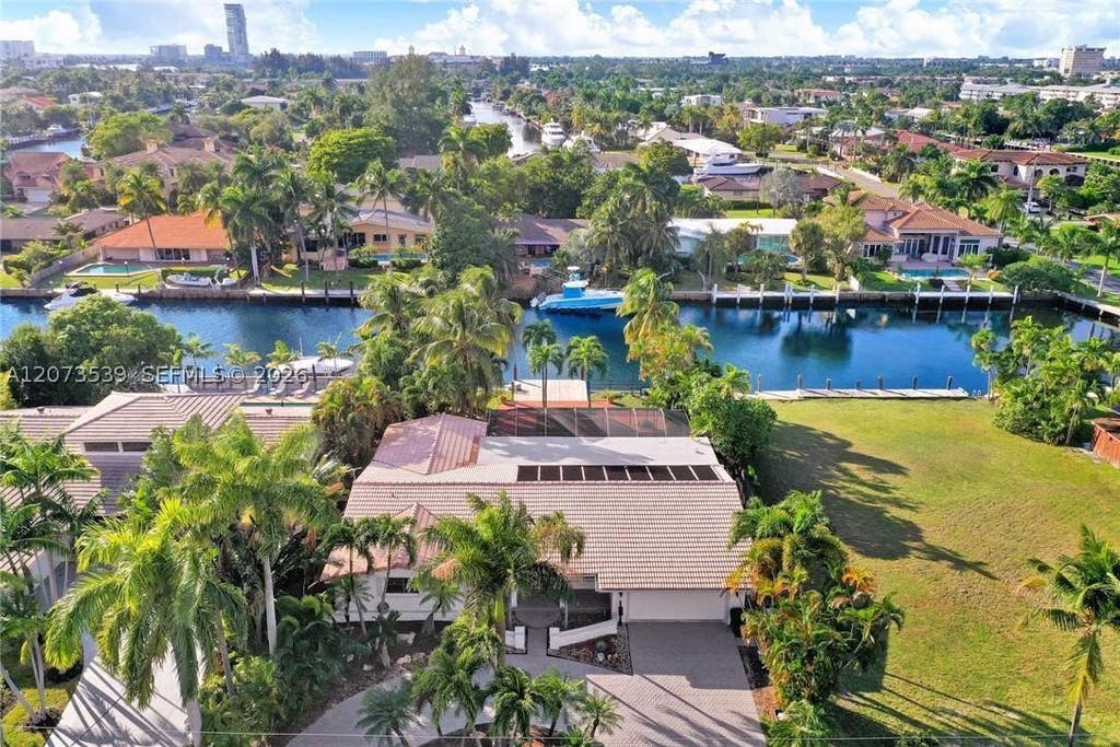 Photo of 612 Hibiscus Dr, Hallandale Beach, FL 33009 (MLS # A12073539)