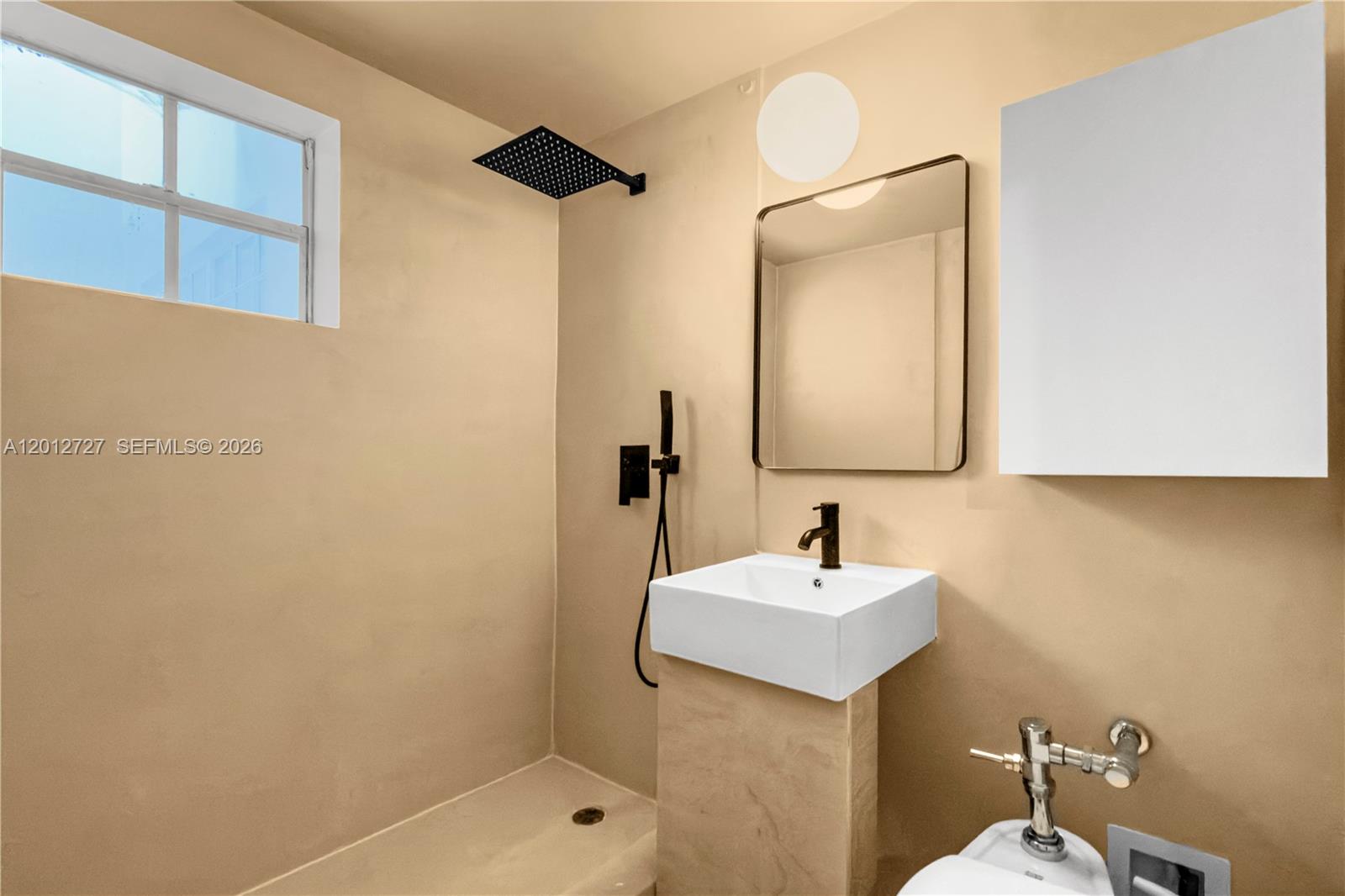 717 Espanola Way 111