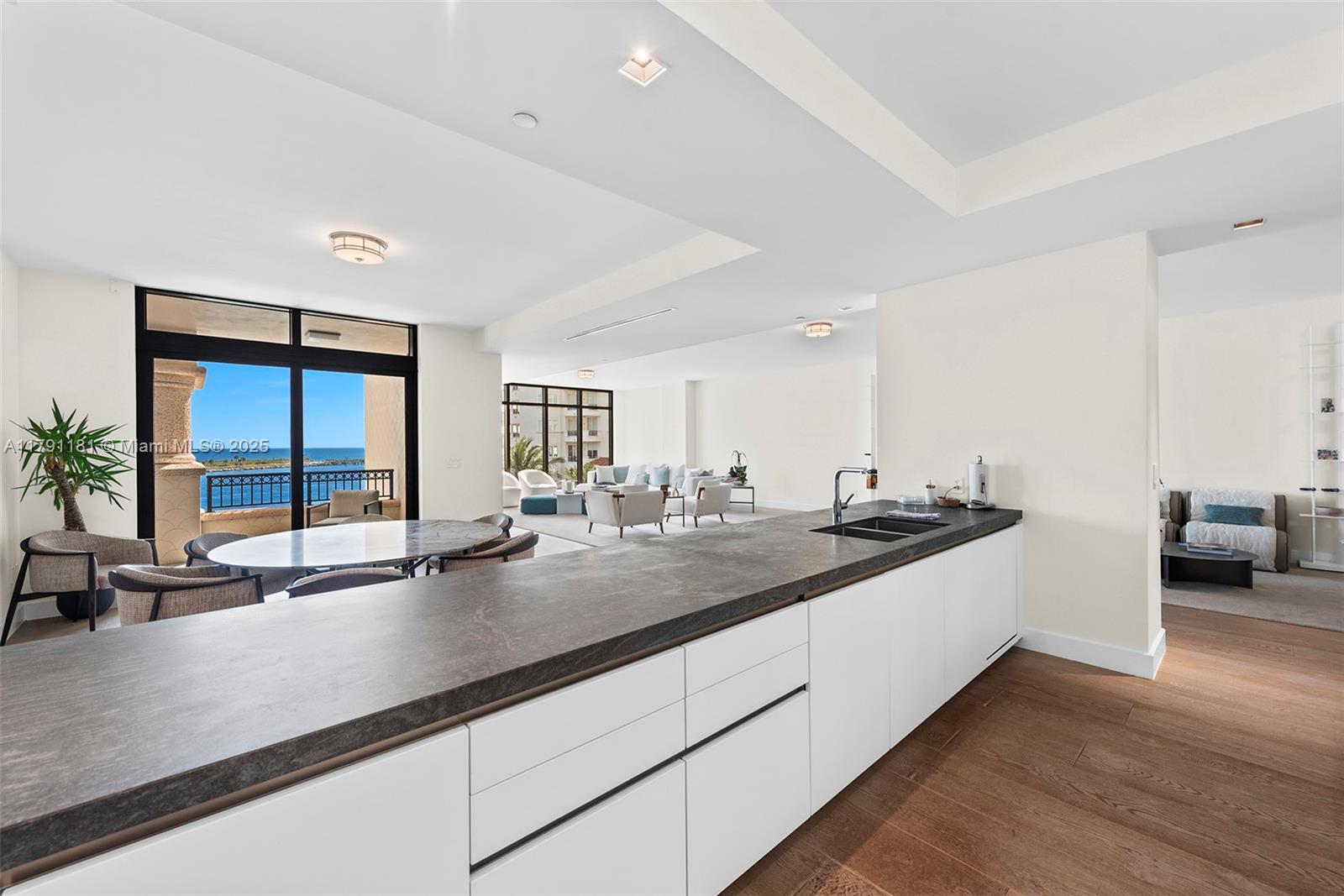 7055 Fisher Island Dr 7055