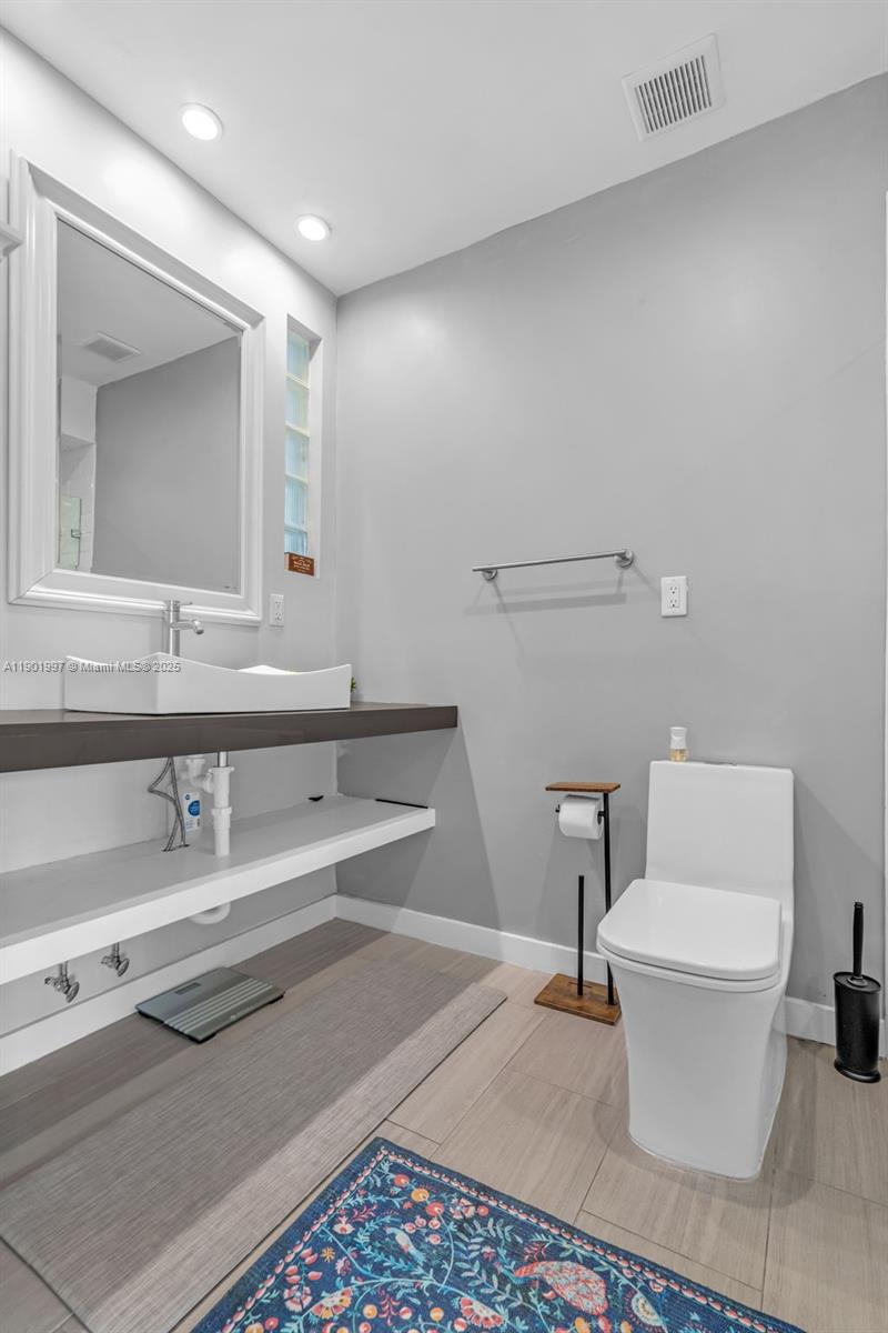 KEYSTONE ARMS CONDO - Residential Lease