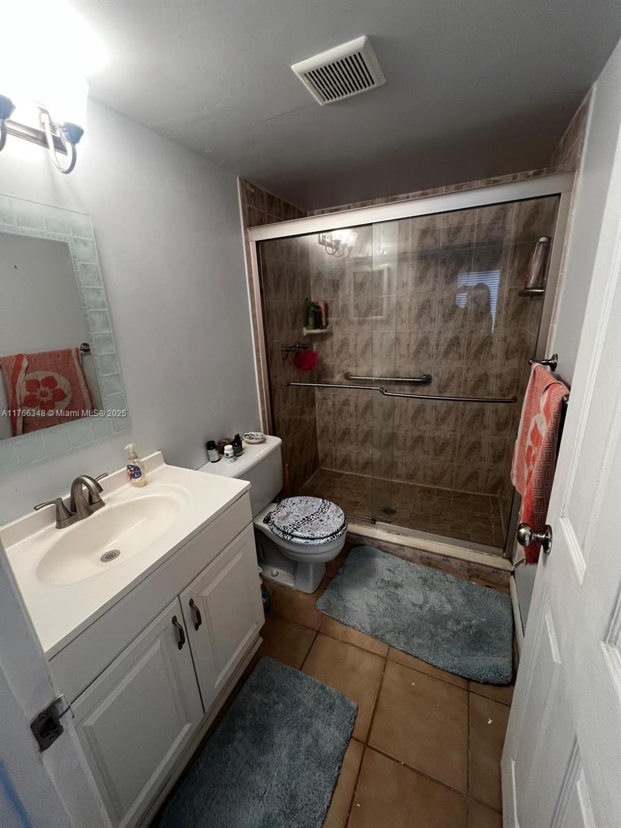 PALM CLUB VILLAGE II COND - Residential