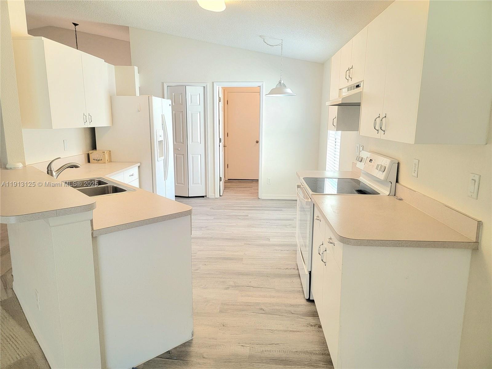 WATERFORD LAKES PHASE II - Residential