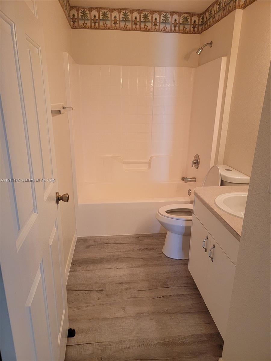 WATERFORD LAKES PHASE II - Residential