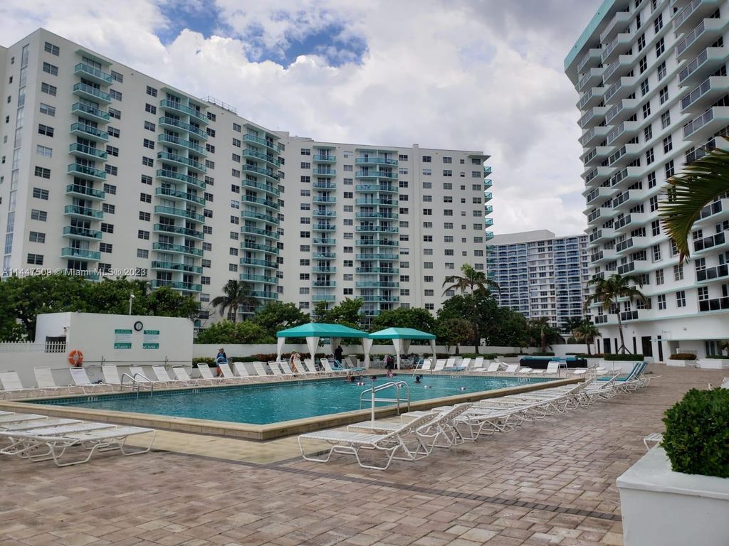 Photo of 3725 S Ocean Dr #725, Hollywood, FL 33019 (MLS # A11447509)