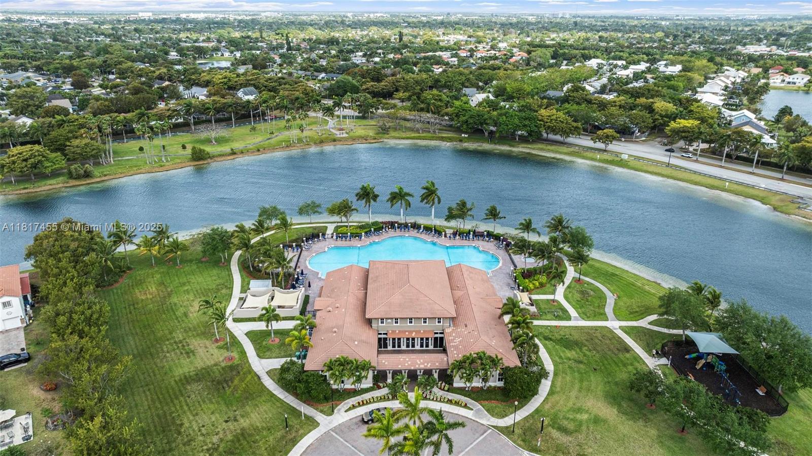 TRELLIS AT BAYSHORE - Residential