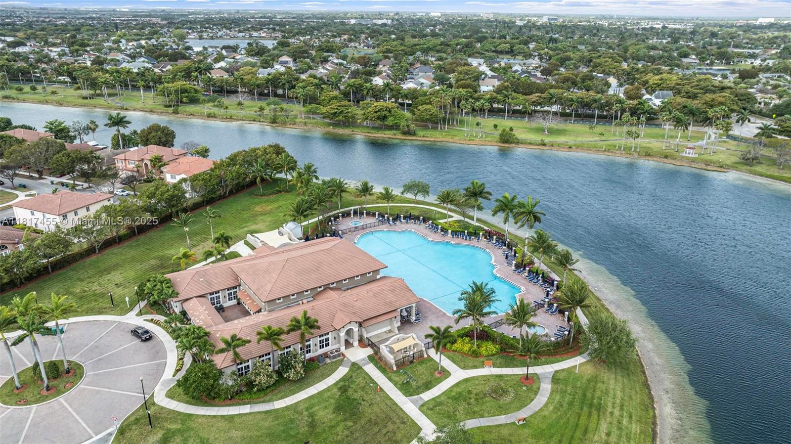 TRELLIS AT BAYSHORE - Residential