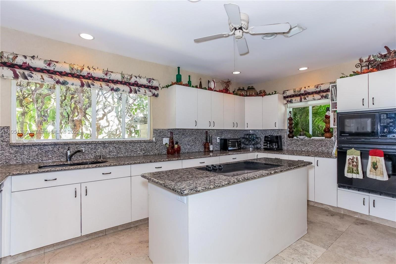 GOLDEN BEACH SEC F - Residential