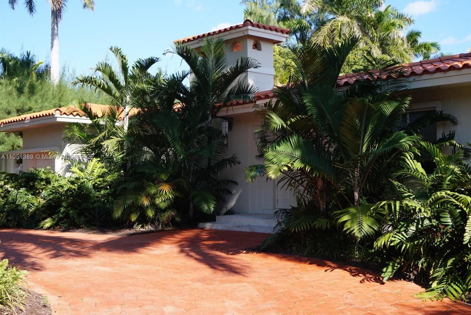 GOLDEN BEACH SEC F - Residential