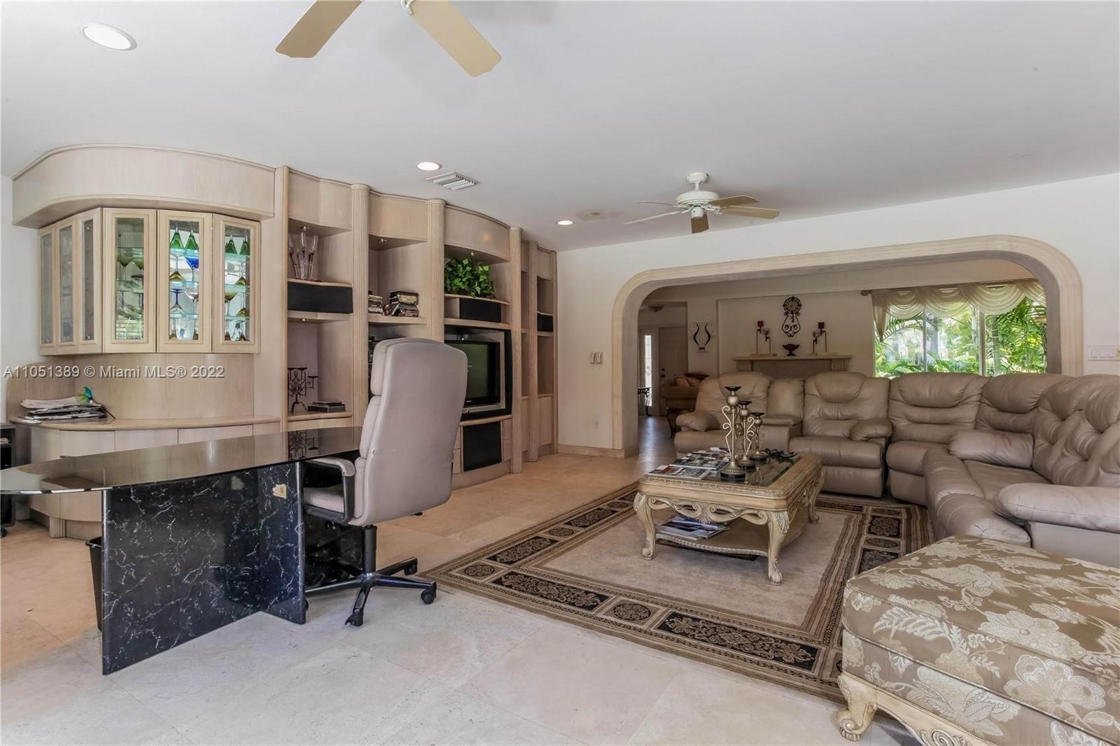 GOLDEN BEACH SEC F - Residential