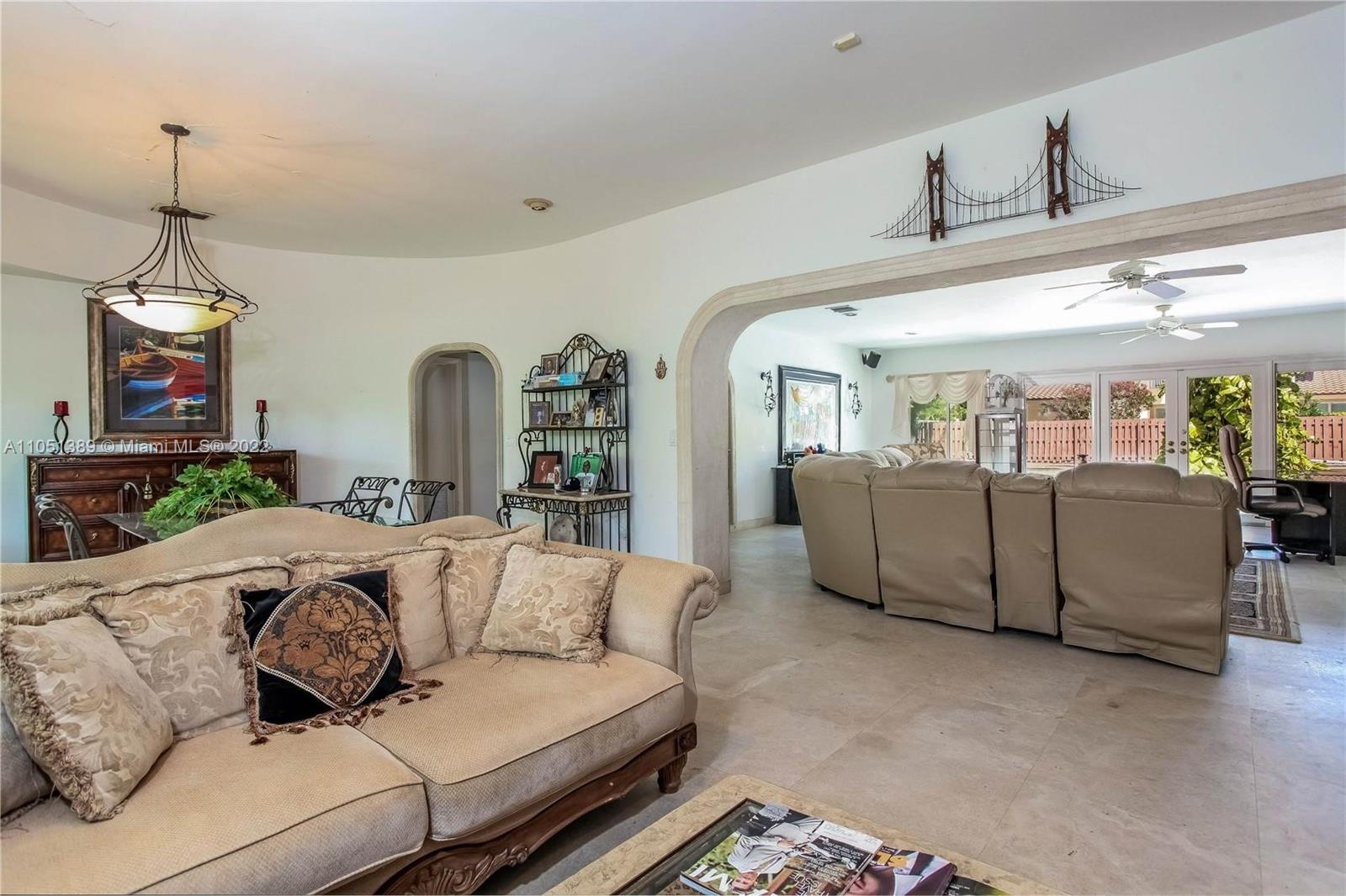 GOLDEN BEACH SEC F - Residential