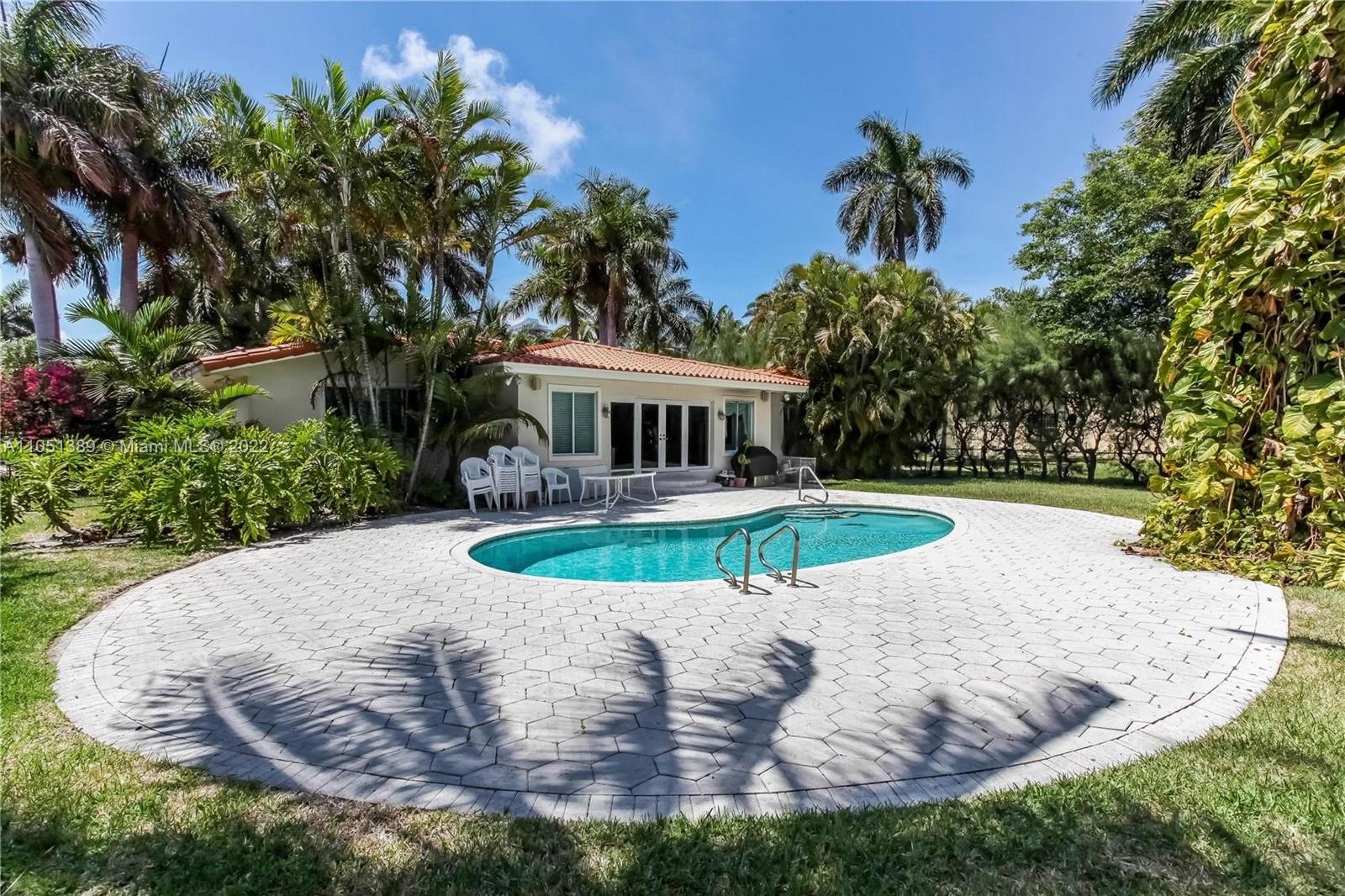 GOLDEN BEACH SEC F - Residential