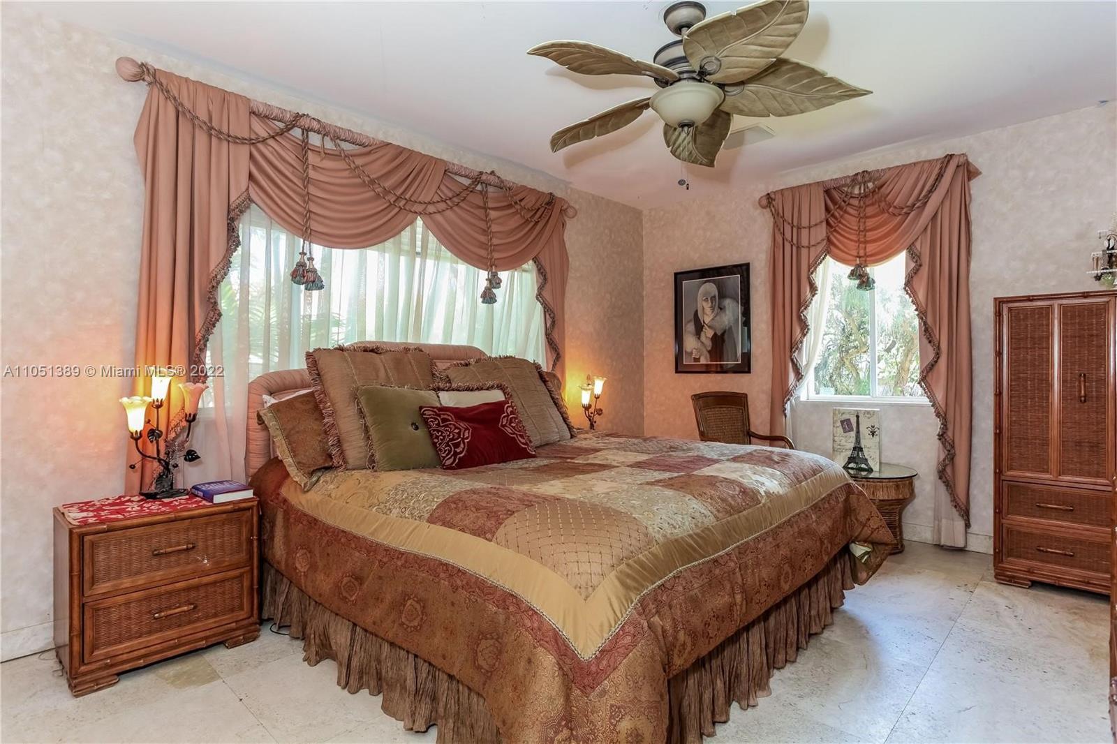 GOLDEN BEACH SEC F - Residential