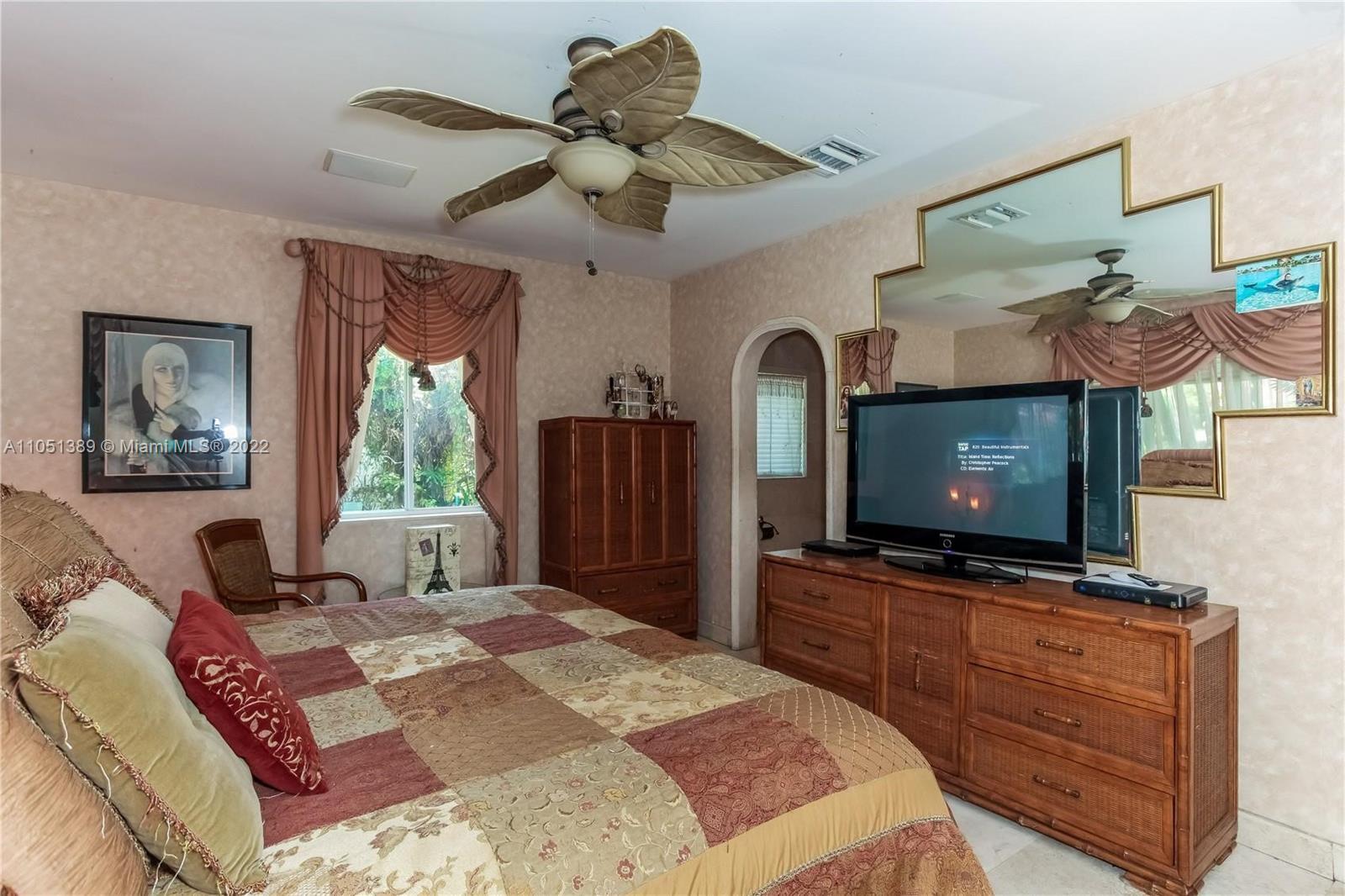 GOLDEN BEACH SEC F - Residential