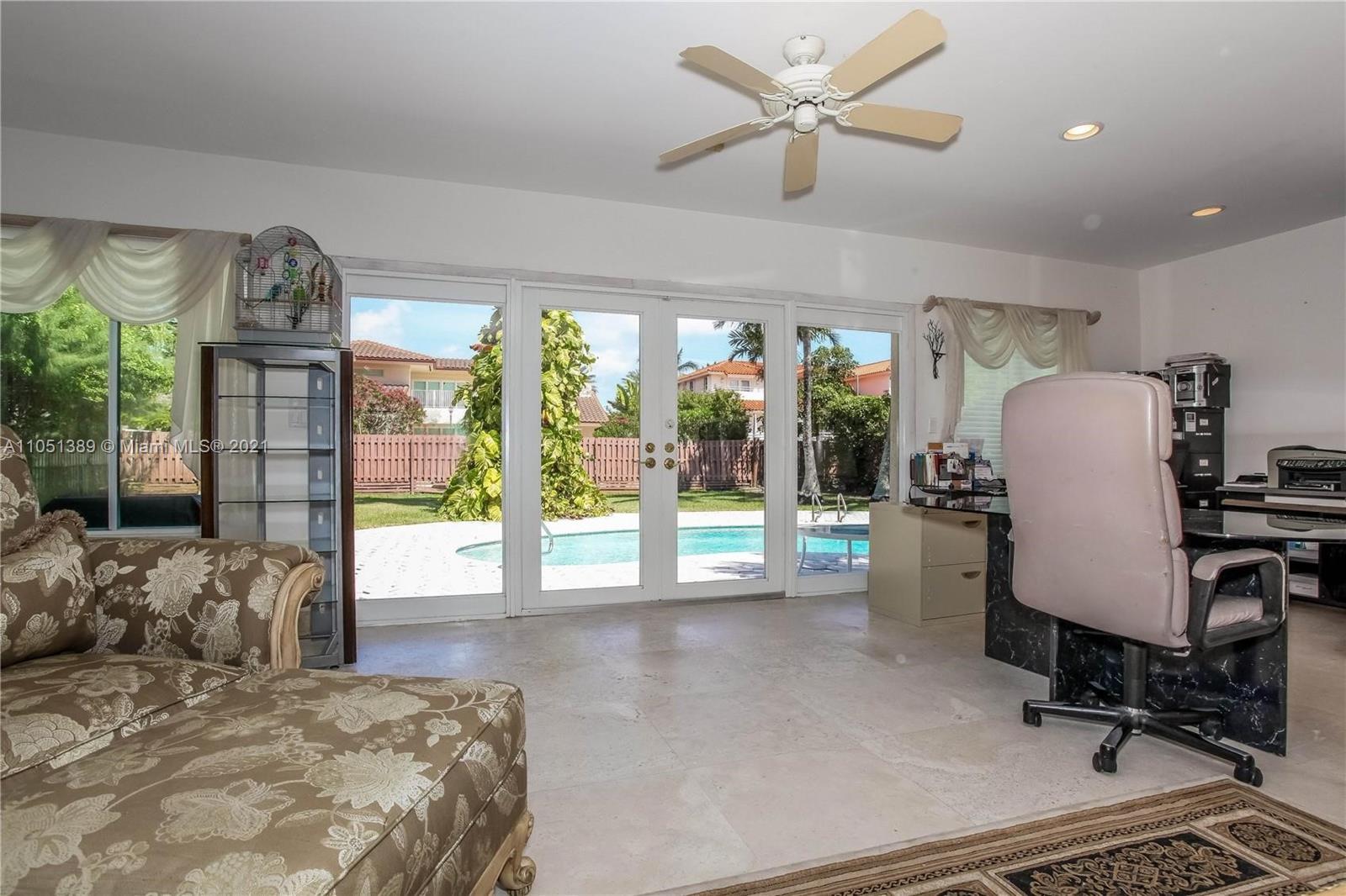 GOLDEN BEACH SEC F - Residential