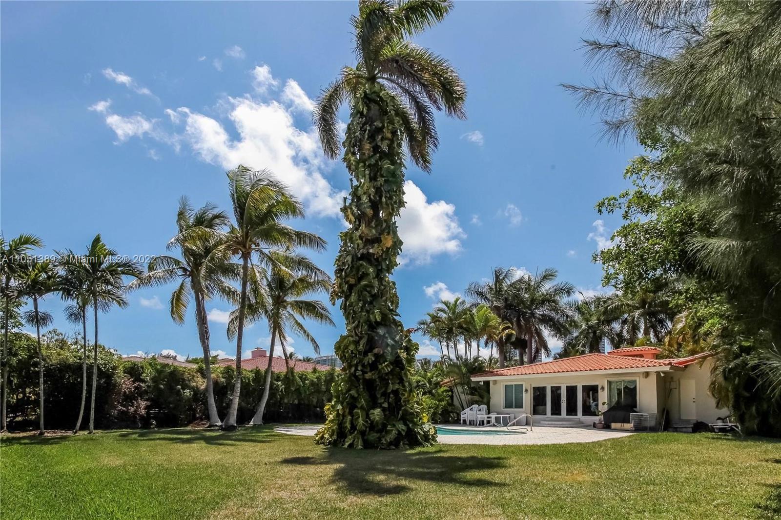 GOLDEN BEACH SEC F - Residential