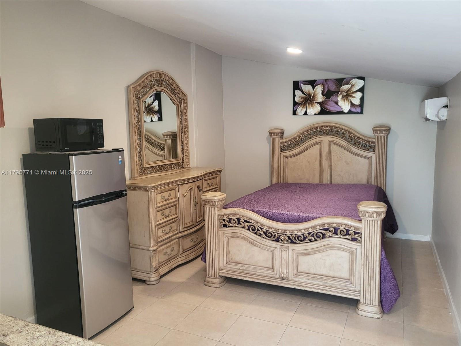 Rental Property at 11771 Sw 176th St 1, Miami, Broward County, Florida - Bedrooms: 2 
Bathrooms: 1  - $1,400 MO.