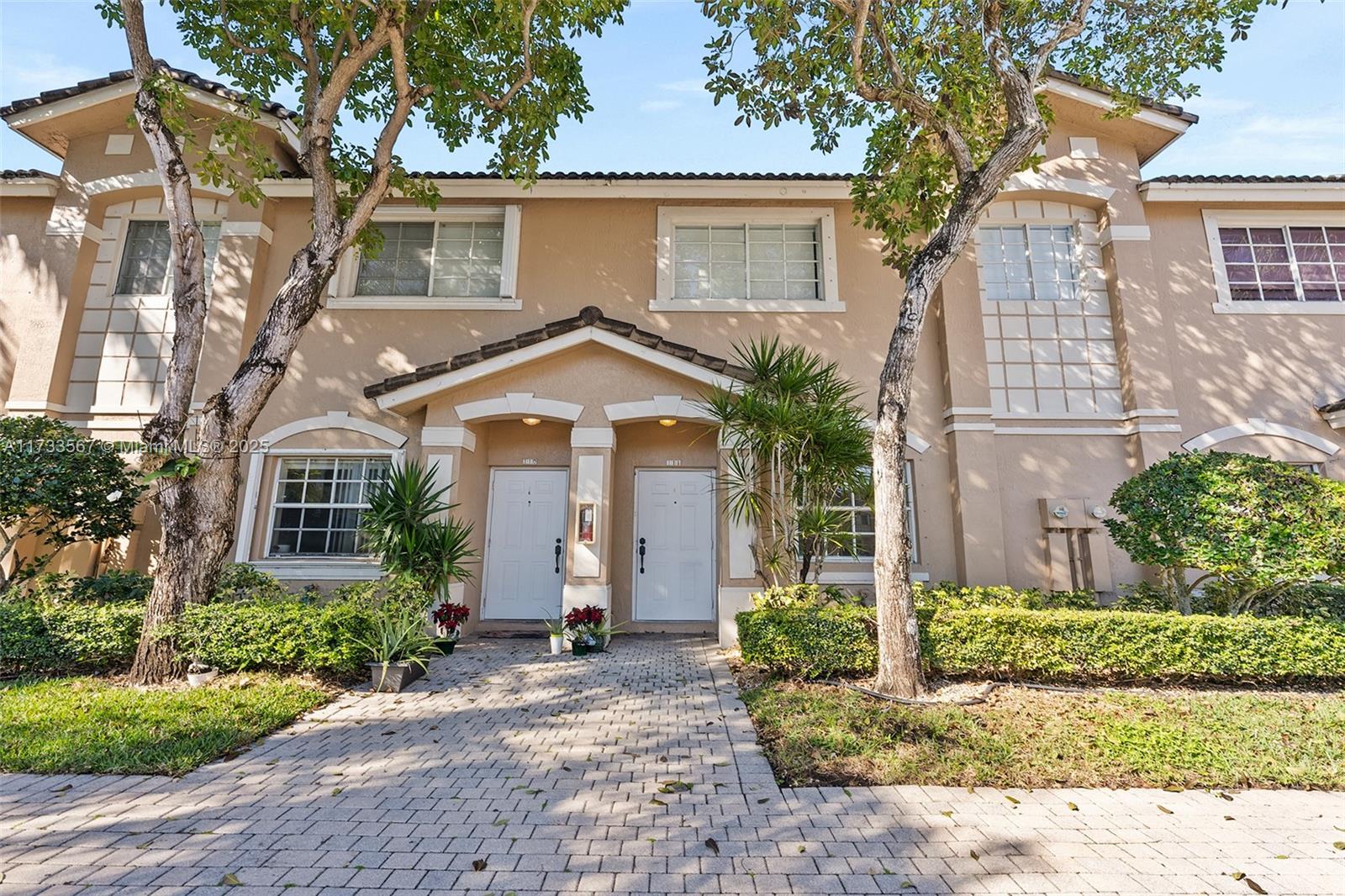 Property for Sale at 5791 Nw 116th Ave 111, Doral, Miami-Dade County, Florida - Bedrooms: 3 
Bathrooms: 3  - $475,000