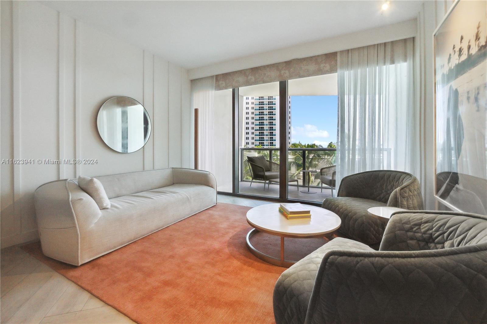 2201 Collins Ave 327