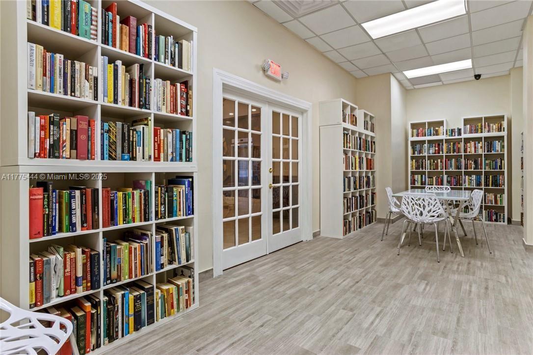 SEA AIR TOWERS CONDO - Residential