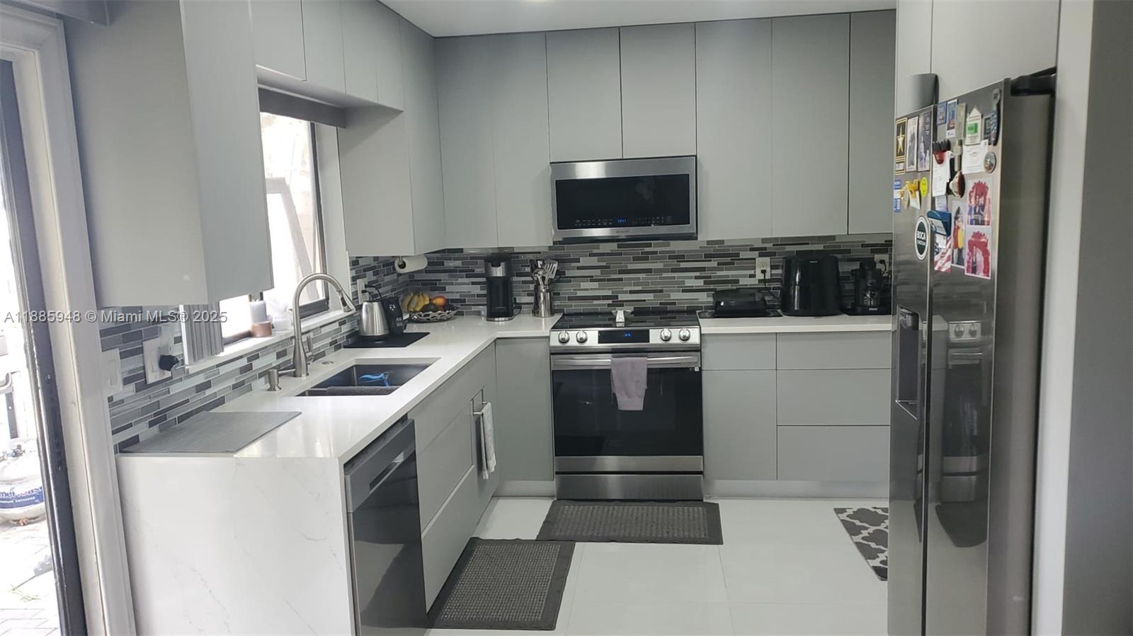 RAINBERRY 4 - Residential Lease