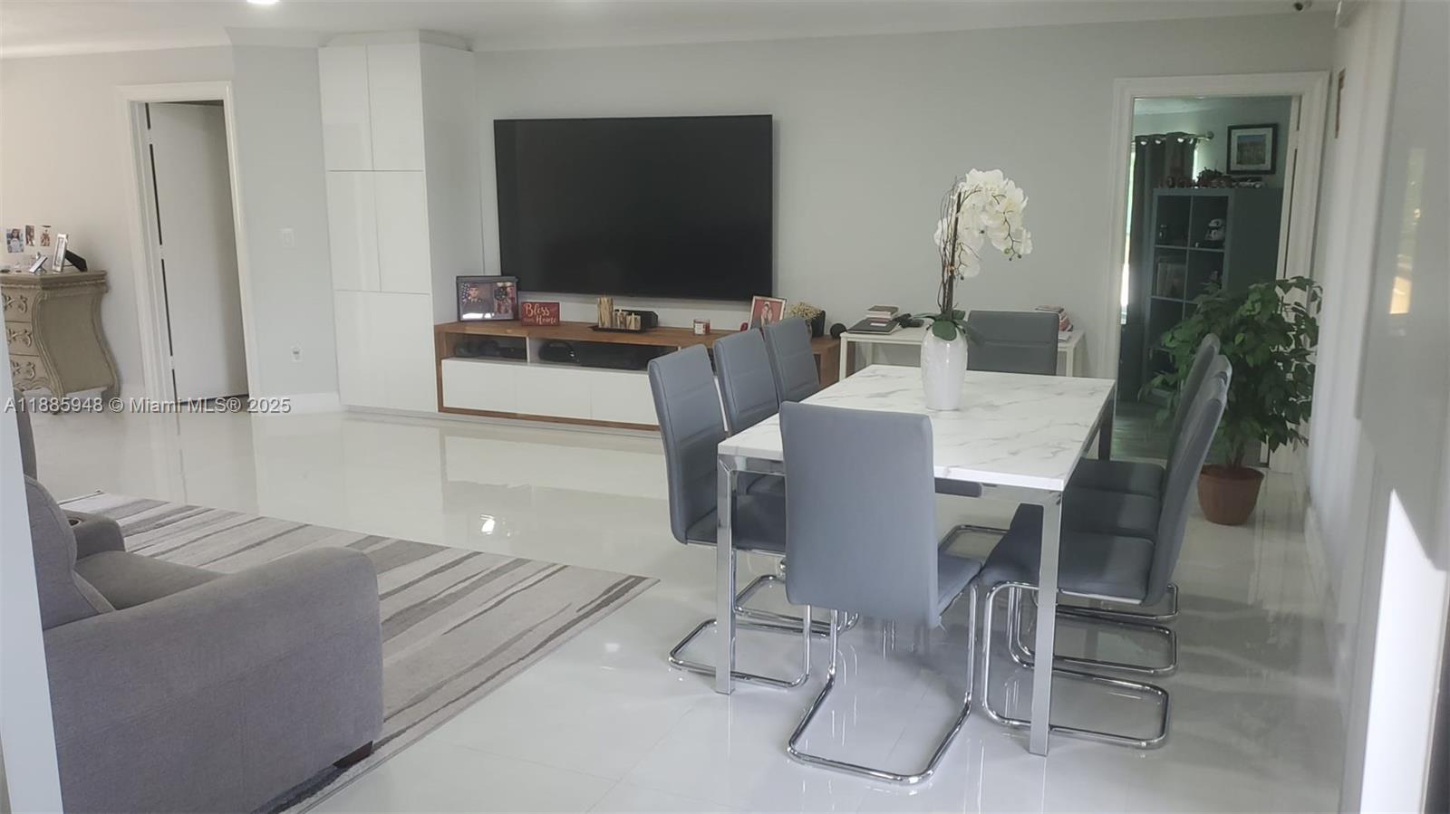 RAINBERRY 4 - Residential Lease