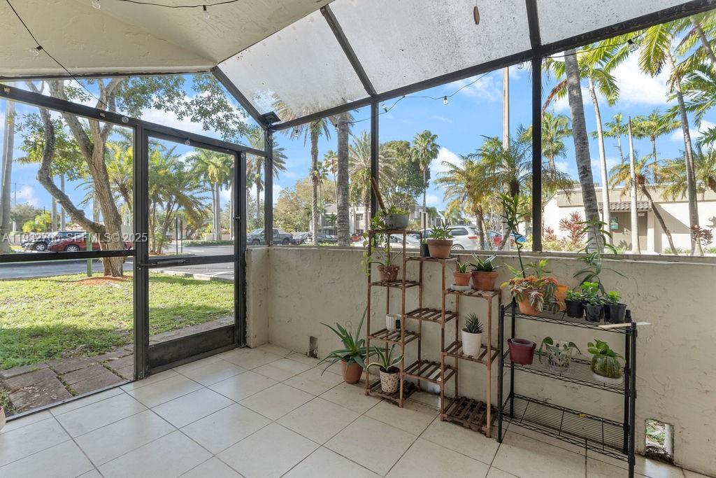 VENETIAN PALMS CONDO - Residential