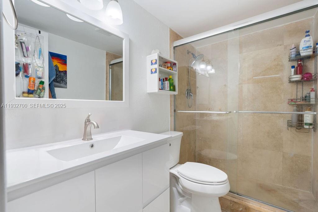 VENETIAN PALMS CONDO - Residential