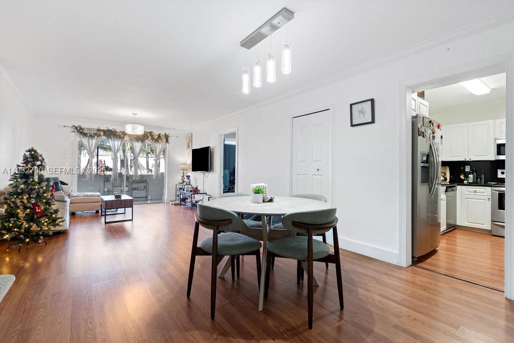 VENETIAN PALMS CONDO - Residential