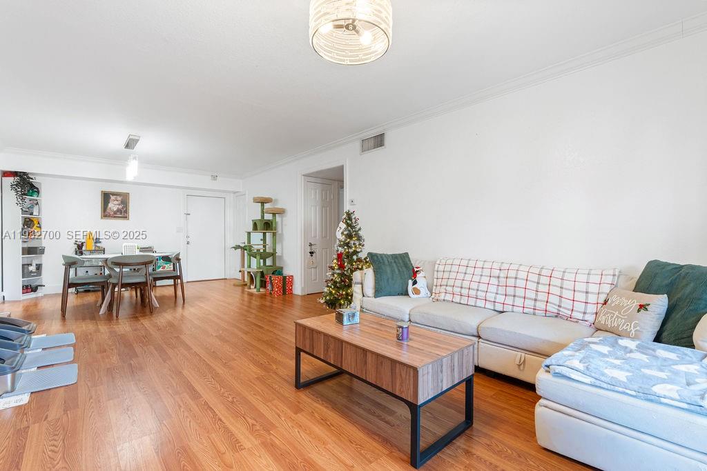 VENETIAN PALMS CONDO - Residential