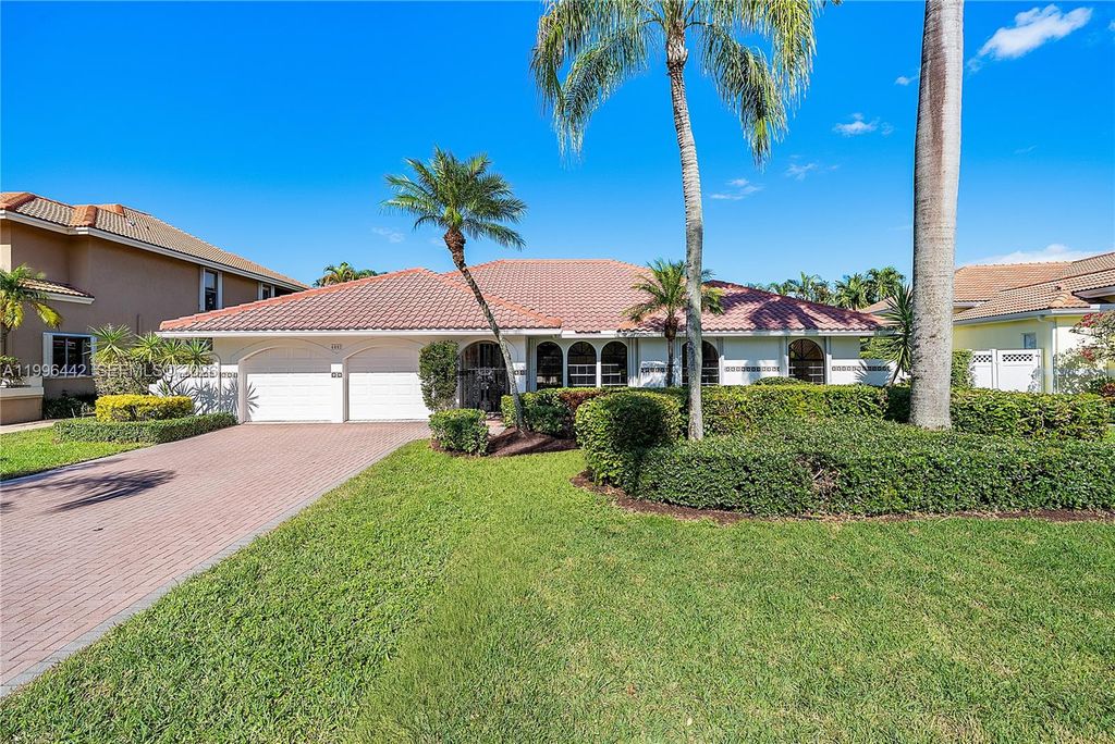 Photo of 6005 Buena Vista Ct, Boca Raton, FL 33433 (MLS # A11996442)