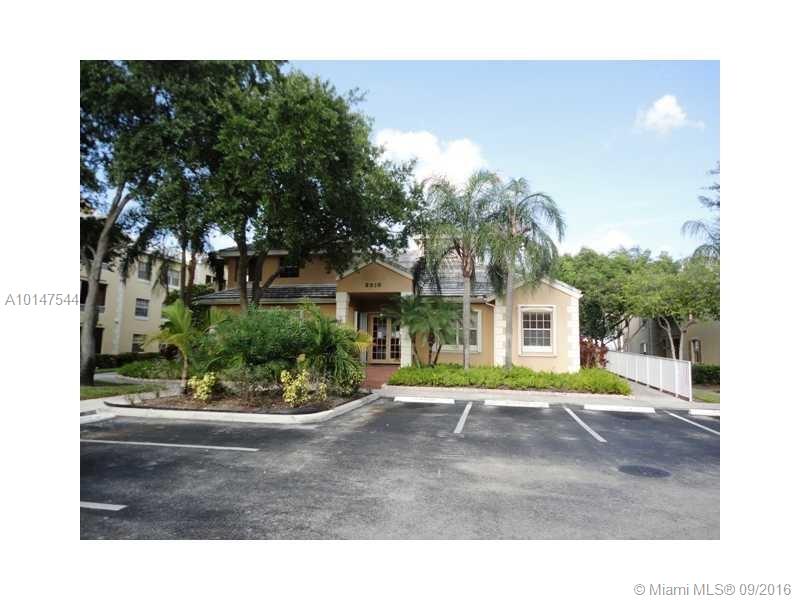 BEAUTIFUL WATERFORNT CONDO 2 BEDROOMS AND 2 BATHROOMS IN THE FIRST FLOOR. THIS PROPERTY HAS WASHER AND DRYER INSIDE THE UNIT. GREAT COMMUNITY WITH GYM, TENNIS, AND THREE POOLS. WALKING PATH AND BEAUTIFUL LAKE, OWNER OWNS FREE AND CLEAR. NEW KITCHEN APPLIANCES!!!
THIS UNIT IS BIGGER THAN THE USUAL 2/2 IN 200 SQF. APROX.