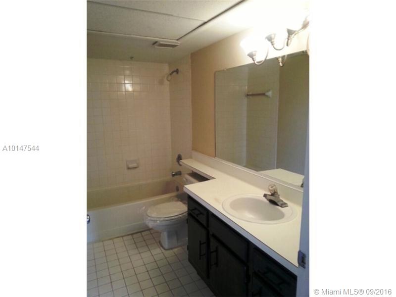 LAKEVIEW CLUB CONDO - Residential Lease