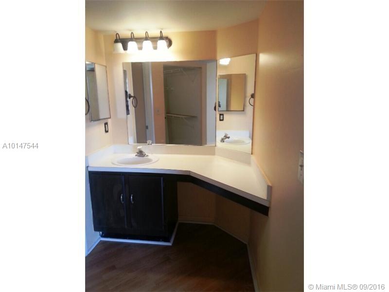 LAKEVIEW CLUB CONDO - Residential Lease