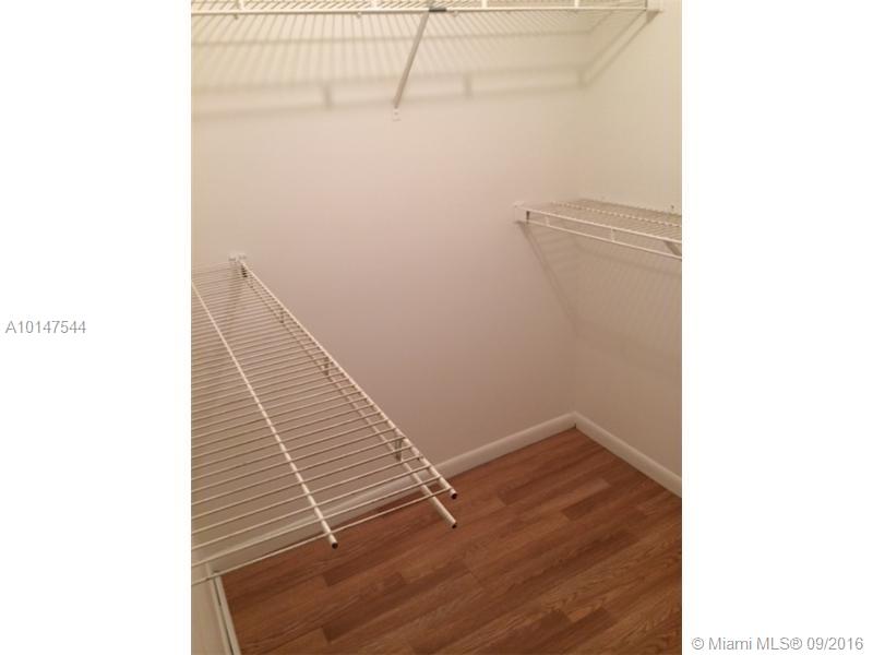 LAKEVIEW CLUB CONDO - Residential Lease