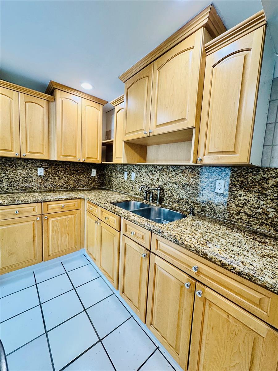Rental Property at Address Not Disclosed, Miami, Broward County, Florida - Bedrooms: 2 
Bathrooms: 2  - $2,500 MO.