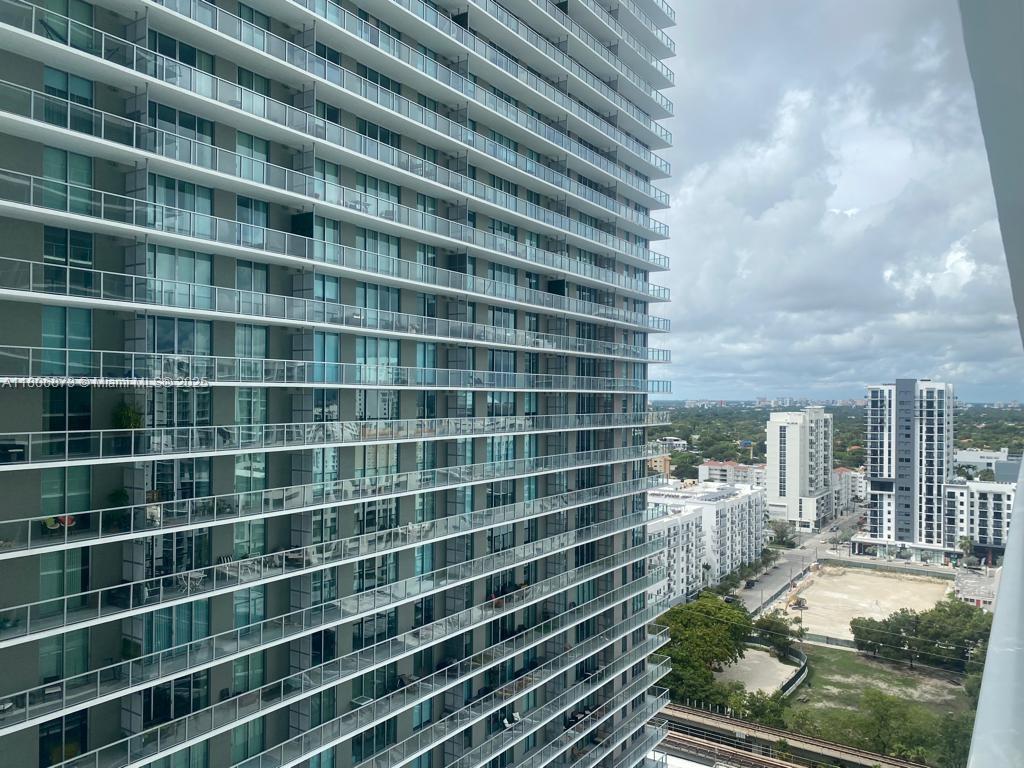 THE AXIS ON BRICKELL II C - Residential