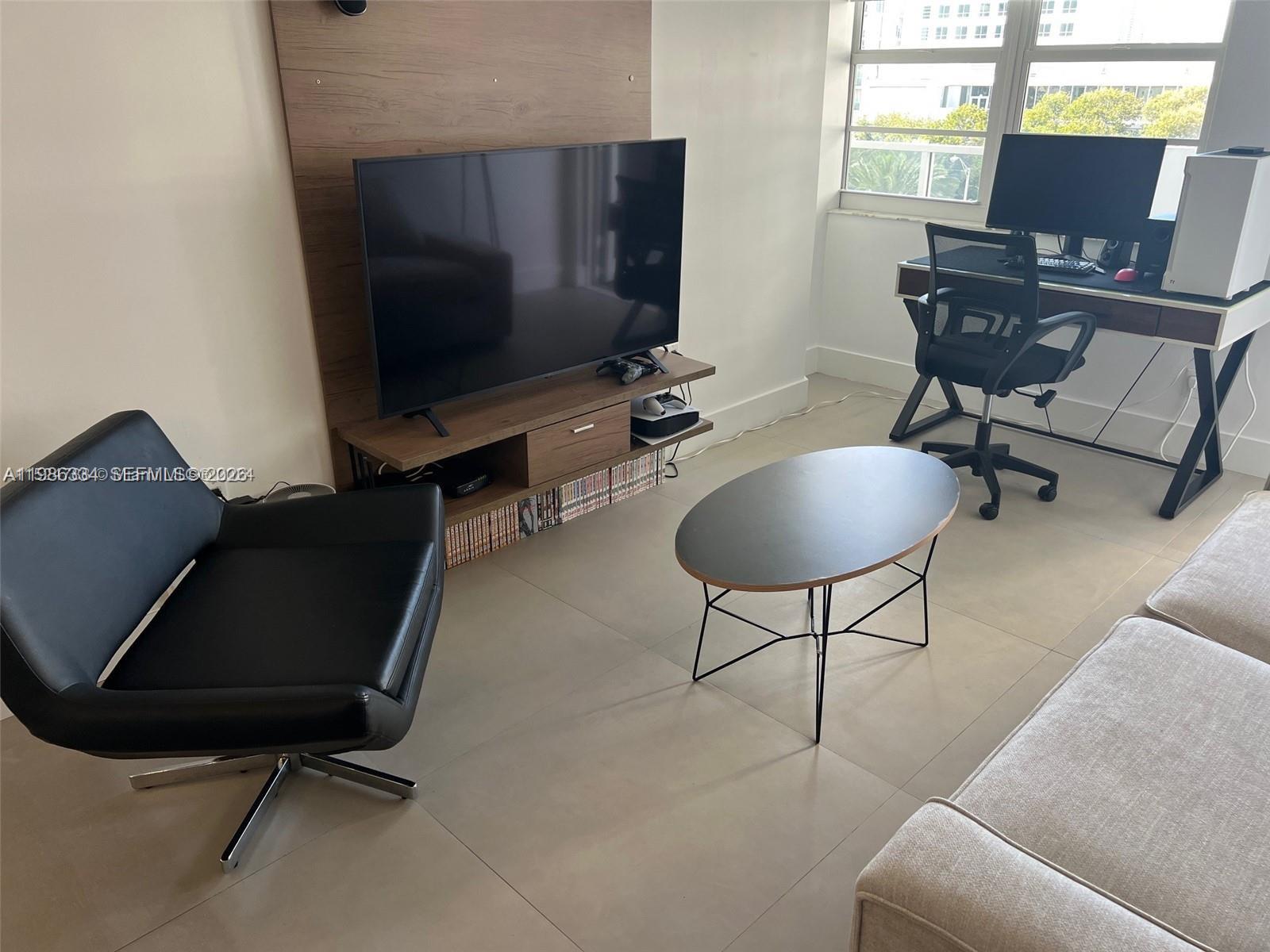 THE DECOPLAGE CONDO - Residential