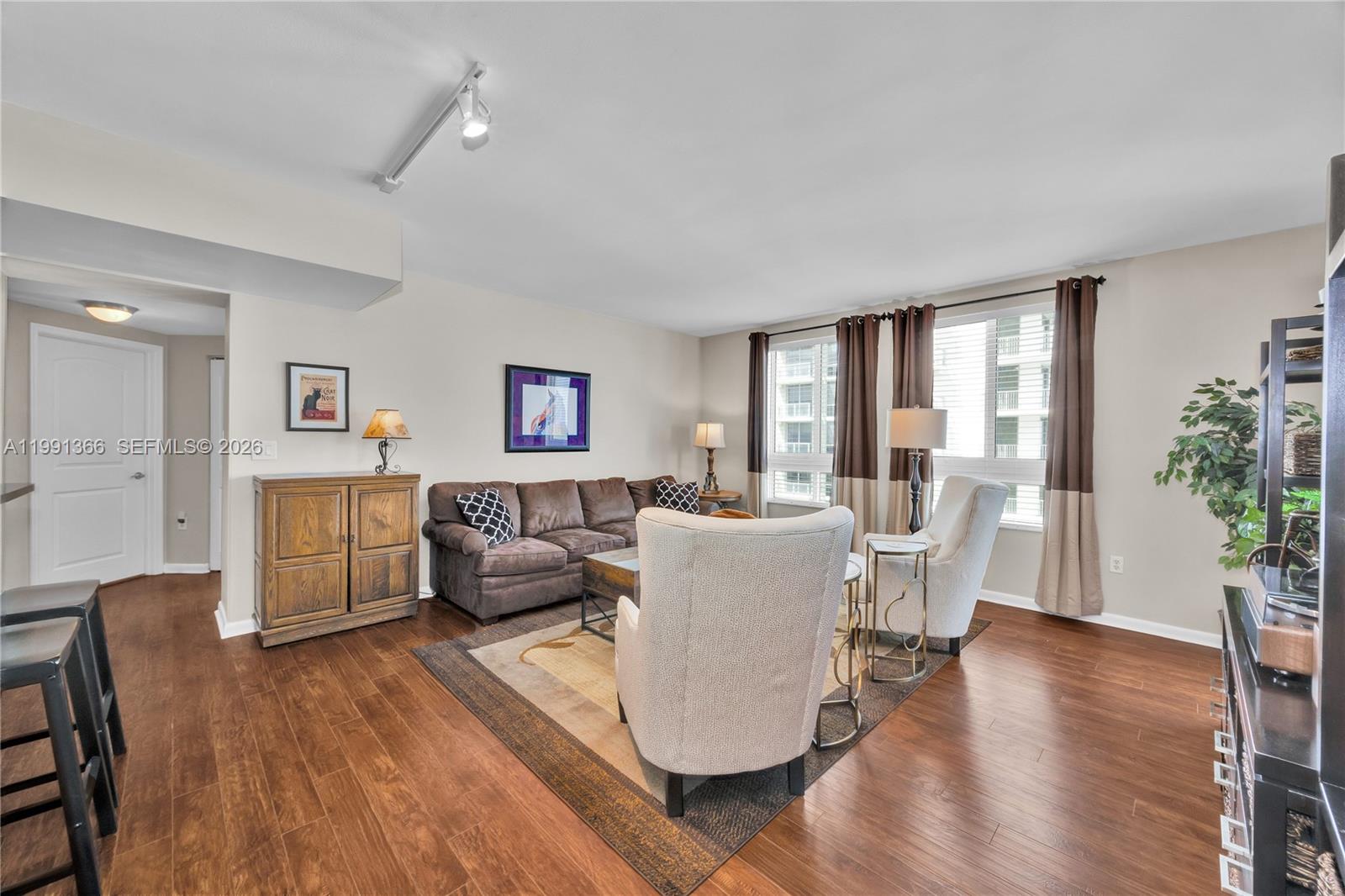 TOSCANO CONDO - Residential