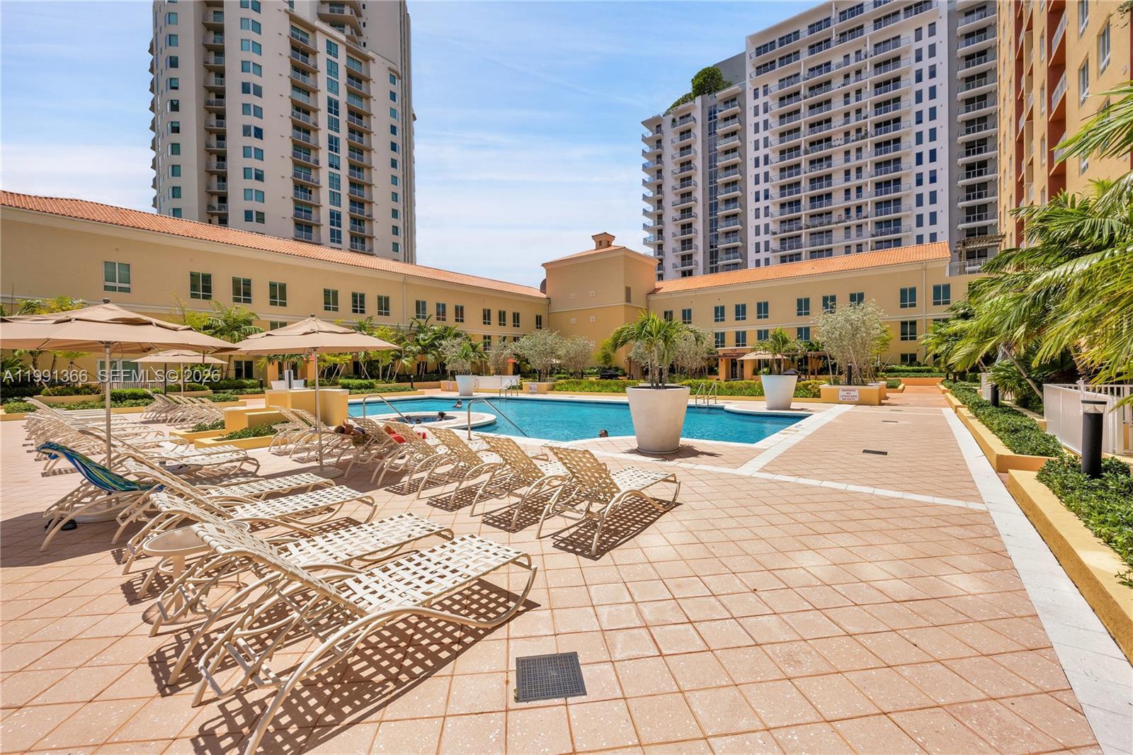 TOSCANO CONDO - Residential