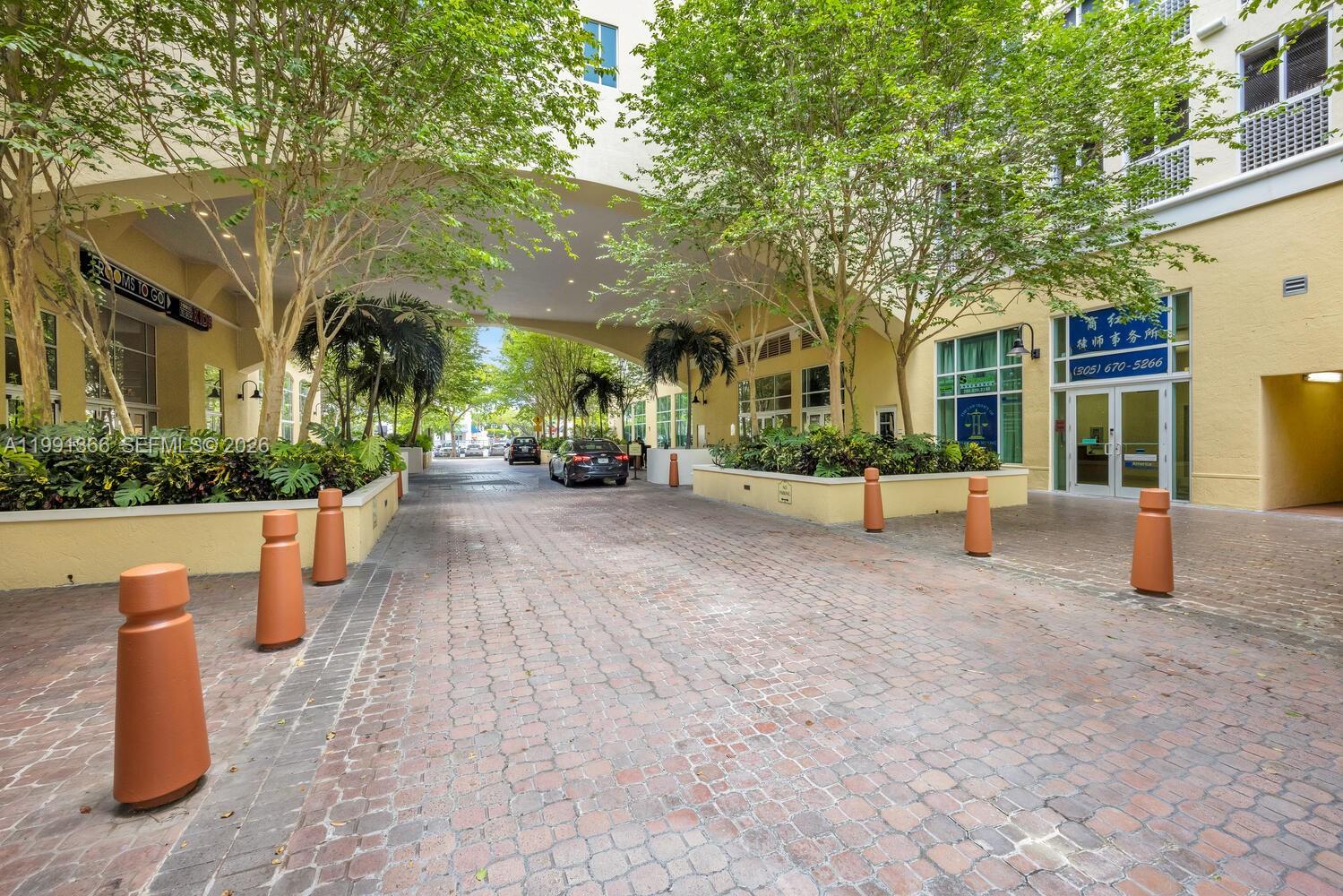 TOSCANO CONDO - Residential