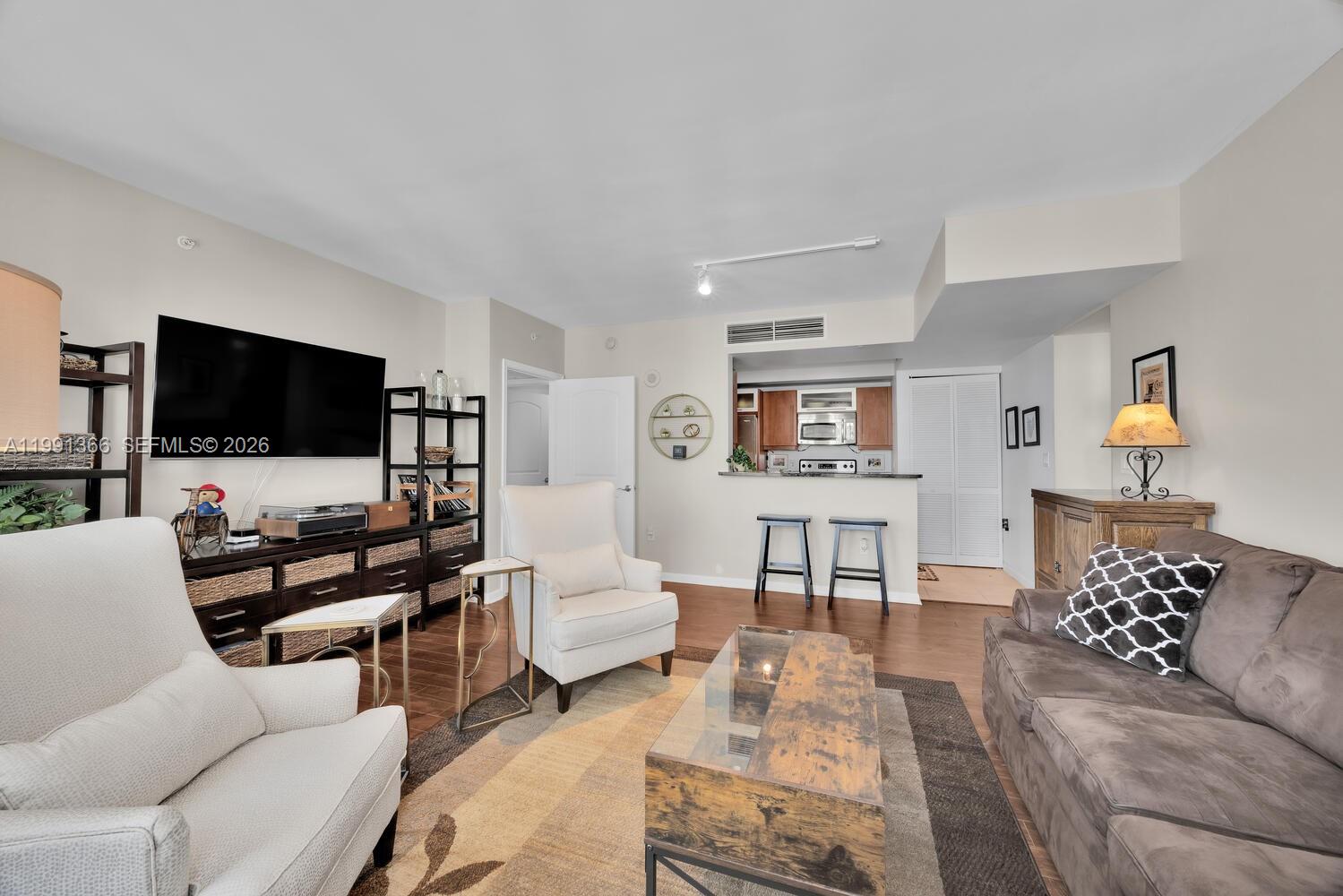 TOSCANO CONDO - Residential