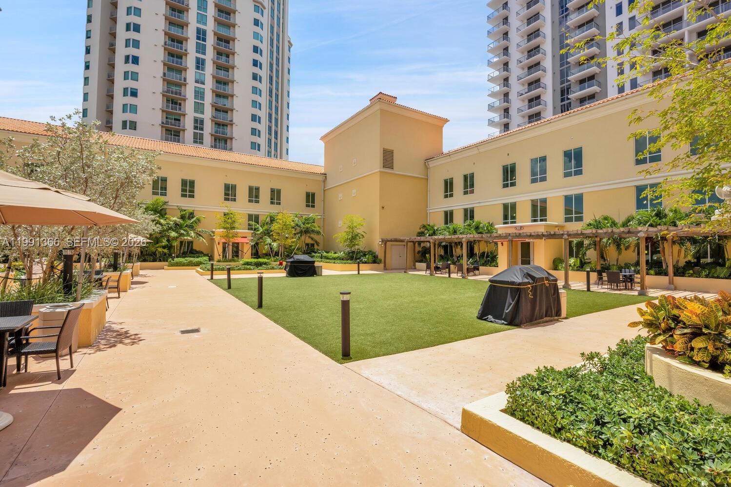 TOSCANO CONDO - Residential